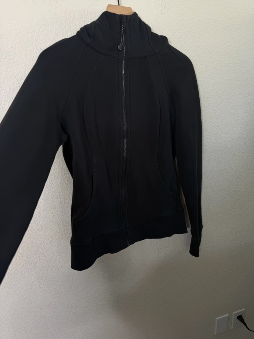 Lululemon Scuba Hoodie *Light Cotton Fleece Black Womens Size 8 - Picture 3 of 6